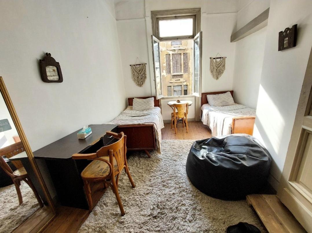 Arab Hostel, Welcoming All Solo And Groups Travellers But, Unmarried Couples Not Allowed Alejandría Exterior foto