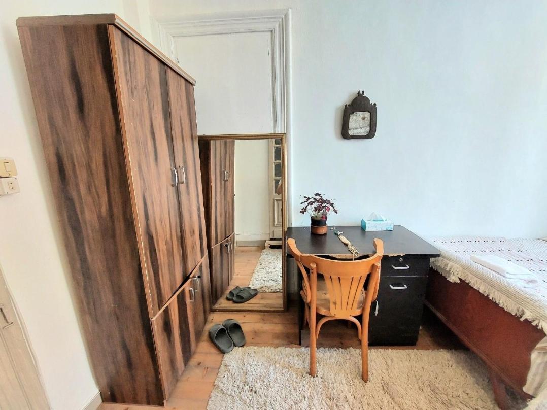 Arab Hostel, Welcoming All Solo And Groups Travellers But, Unmarried Couples Not Allowed Alejandría Exterior foto