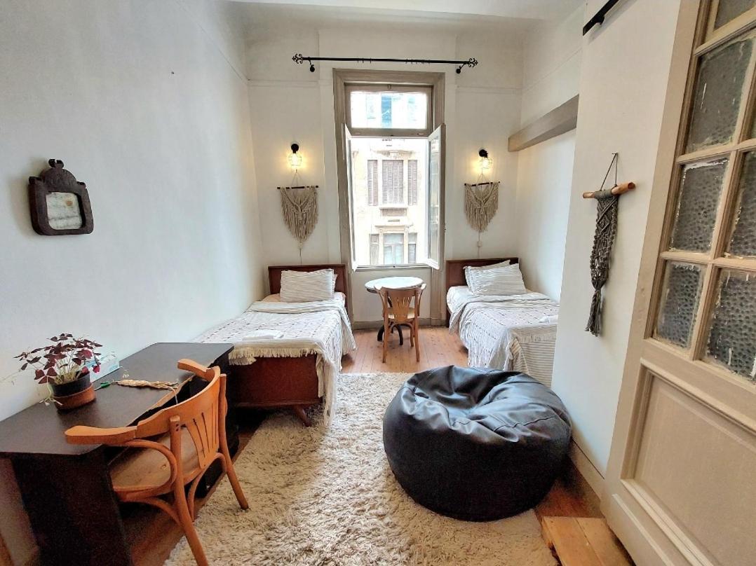 Arab Hostel, Welcoming All Solo And Groups Travellers But, Unmarried Couples Not Allowed Alejandría Exterior foto